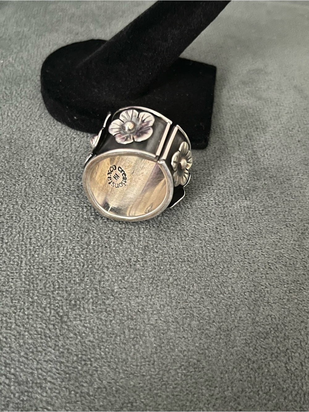 Taxco Silver Sacred Heart Floral Wide Band Ring - Picture 6 of 8